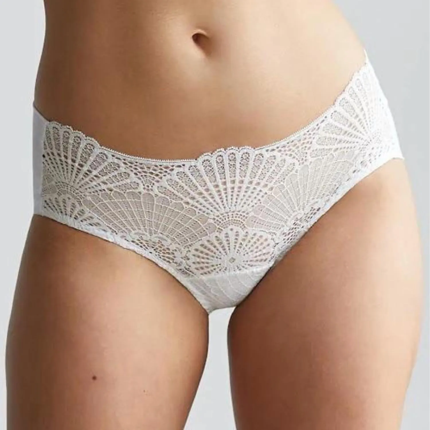 Butter   Lace Hipster Slip in Weiß