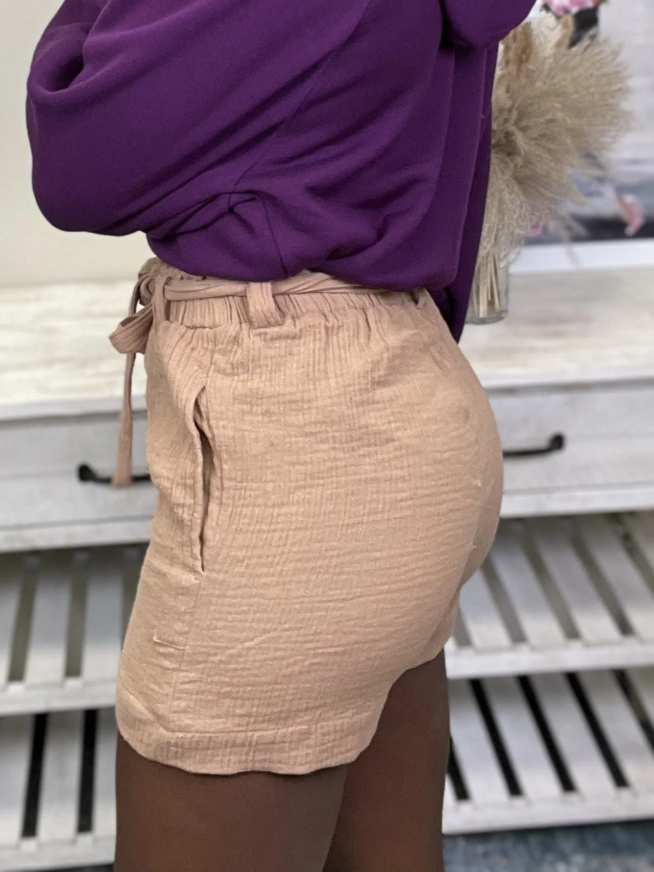 Let's Live It Up Damen-Shorts mit abnehmbarem Gürtel