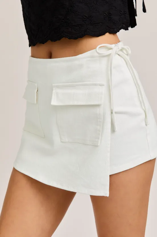 Lila Wickel-Shorts mit Taschendetail