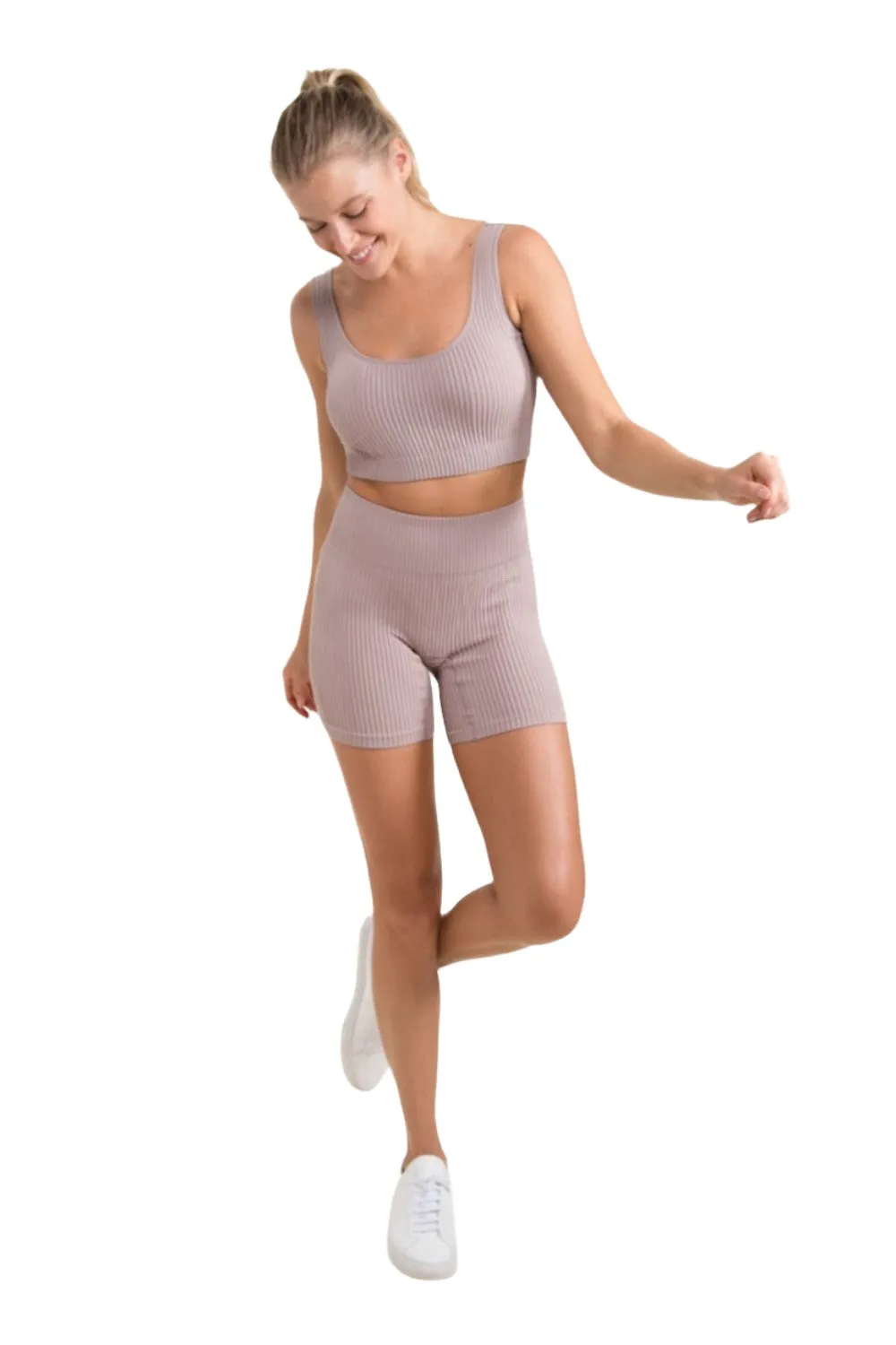 Mono B Rippen-Seamless-Hochtaillierte Shorts APH-A1236