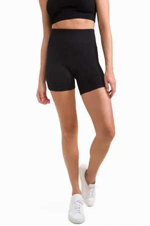 Mono B Rippen-Seamless-Hochtaillierte Shorts APH-A1236