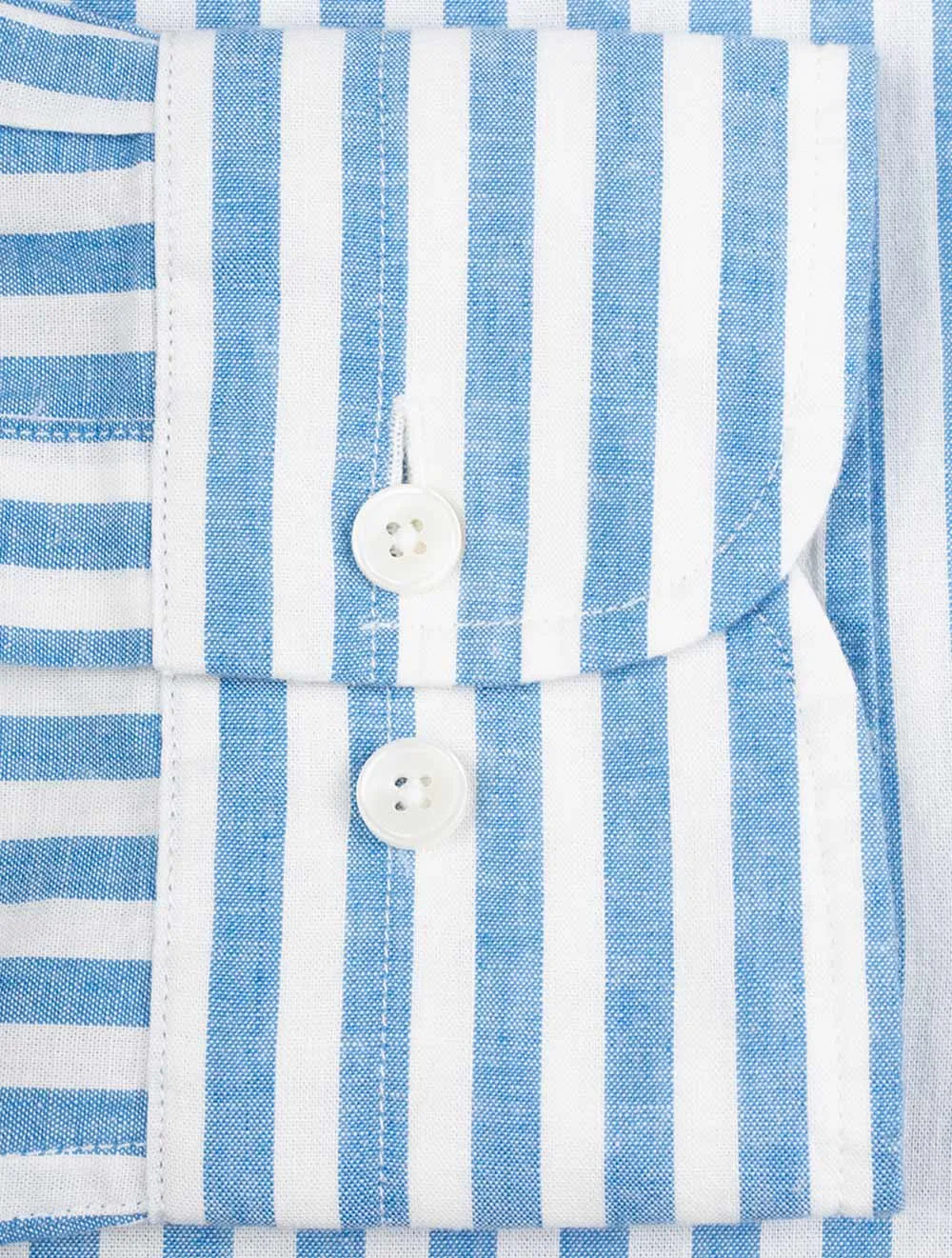 Klassisches Baumwoll-Leinen-Streifenhemd in Tagesblau
