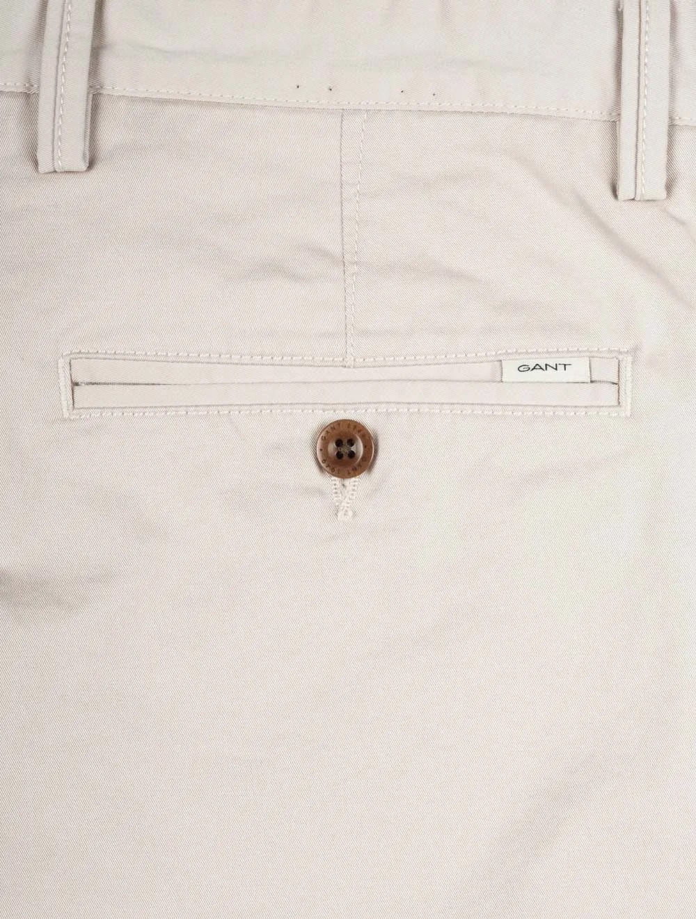 Schlanke Köper-Shorts in Beige