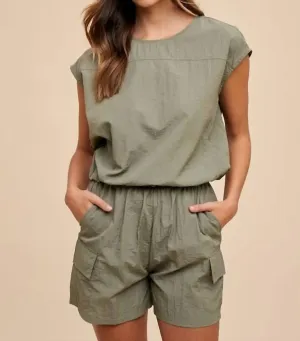 Utility Sportives Top & Cargo-Shorts-Set in Olive